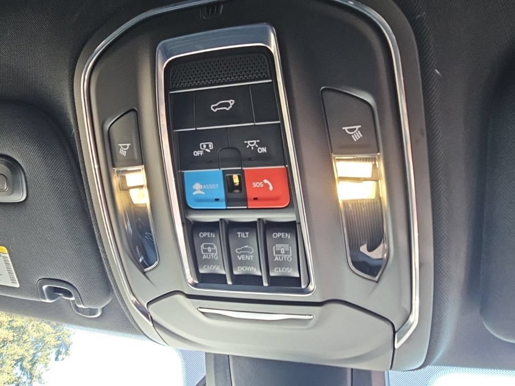 Used 2025 Jeep Wagoneer S Limited AWD/4WD image 45