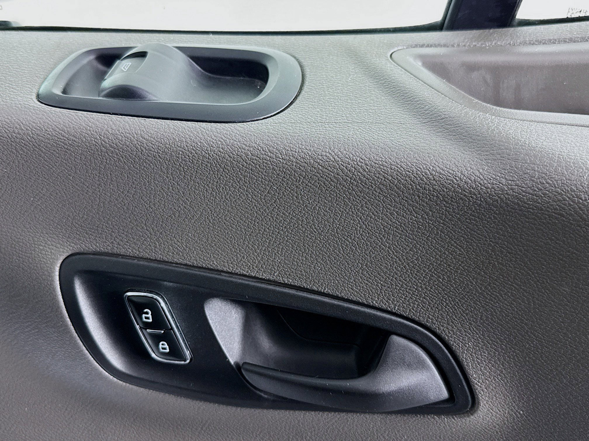 Used 2023 Ford Transit 350 XLT image 26