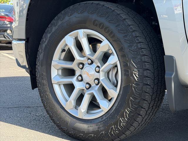 Certified 2024 Chevrolet Silverado 1500 LT w/ Z71 Off-Road Package AWD/4WD image 23