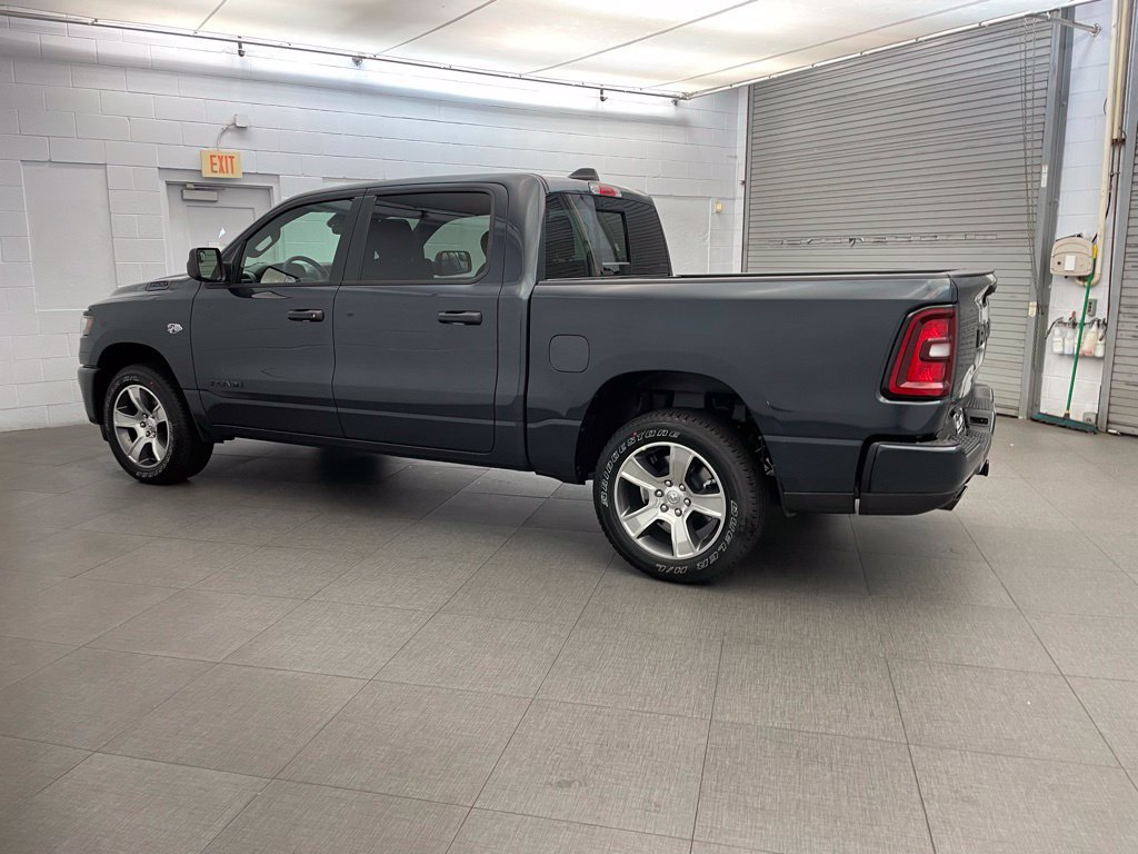 New 2026 RAM 1500 Express AWD/4WD image 5