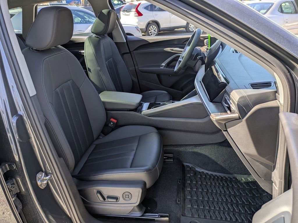 Certified 2025 Audi Q5 Premium Plus w/ Premium Plus image 23