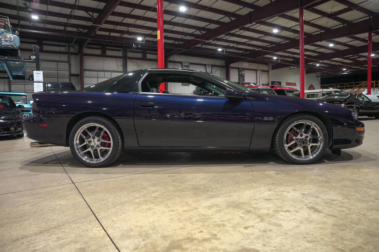 Used 2001 Chevrolet Camaro Z28 w/ SS Performance/Appearance Pkg RWD image 10