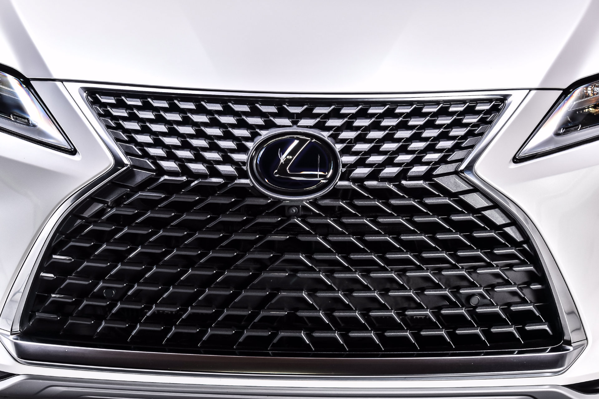 Used 2022 Lexus RX 450h AWD w/ Premium Package image 7