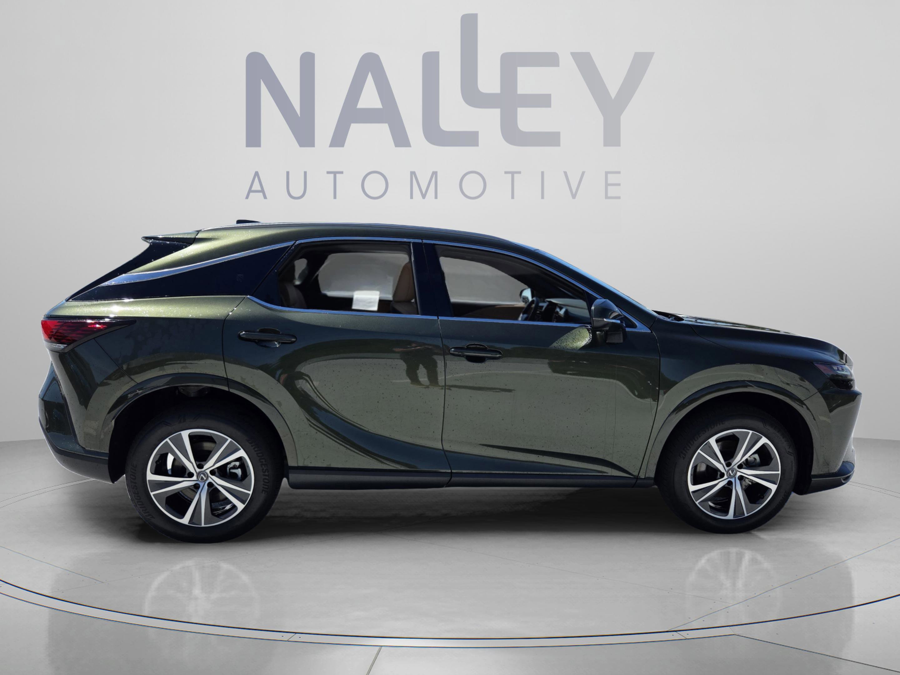 Used 2025 Lexus RX 350 Premium w/ Accessory Package (Z1) FWD image 5
