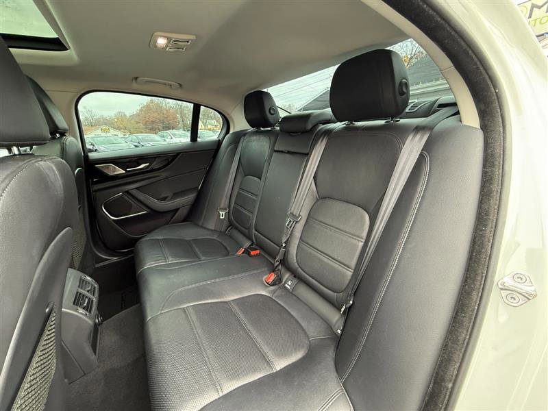 Used 2020 Jaguar XE S image 24