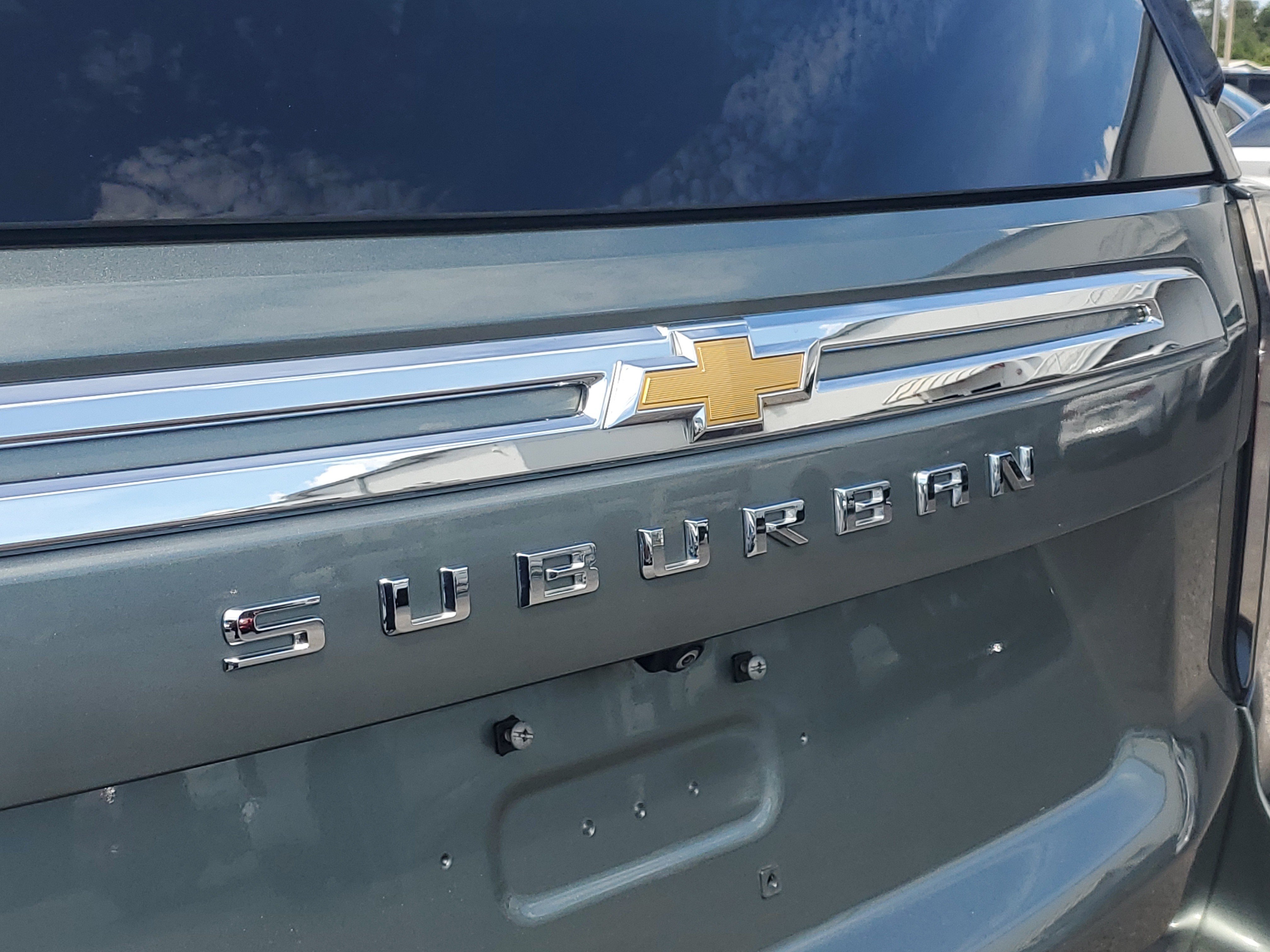 Used 2023 Chevrolet Suburban LT w/ LT Signature Plus Package AWD/4WD image 13
