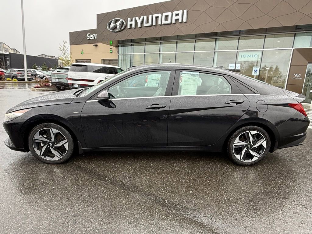 Used 2023 Hyundai Elantra Limited w/ Winter Weather Package image 2