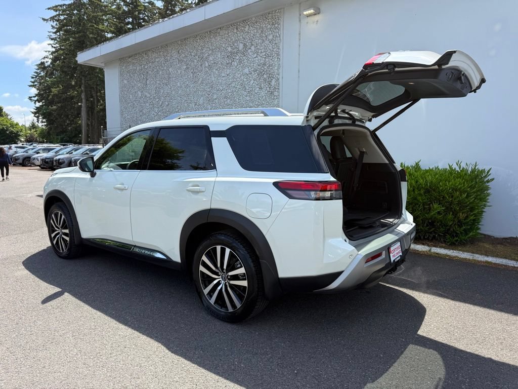Certified 2023 Nissan Pathfinder Platinum AWD/4WD image 11