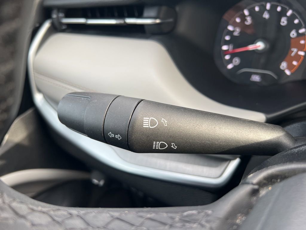 Used 2025 Jeep Compass Limited image 14