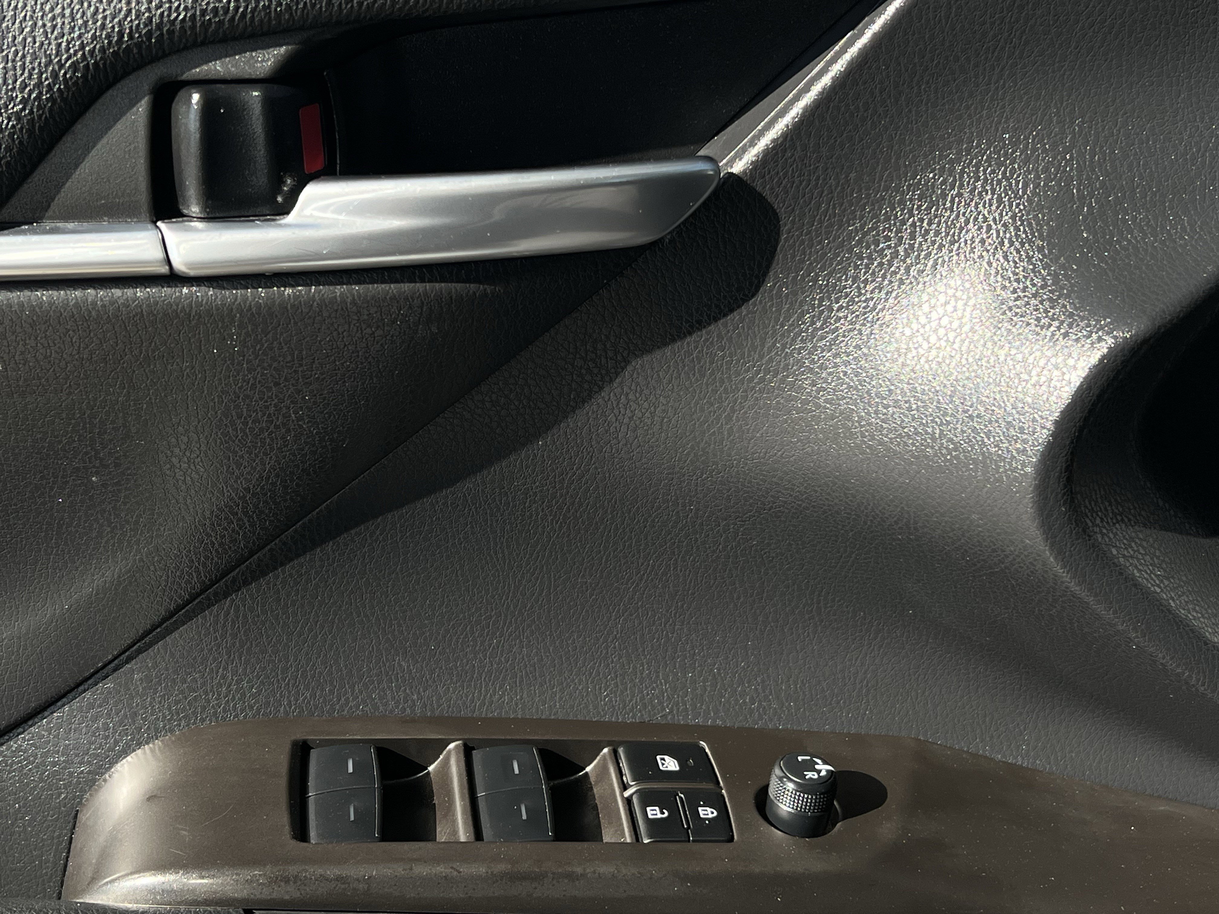 Used 2024 Toyota Camry SE image 23