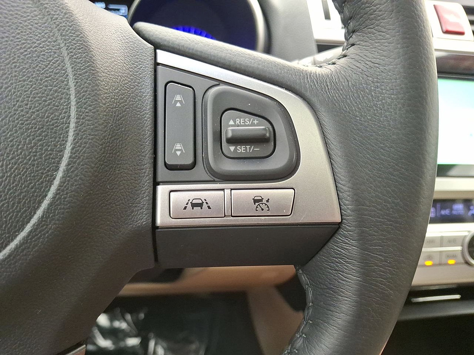 Used 2016 Subaru Outback 2.5i Limited AWD/4WD image 18