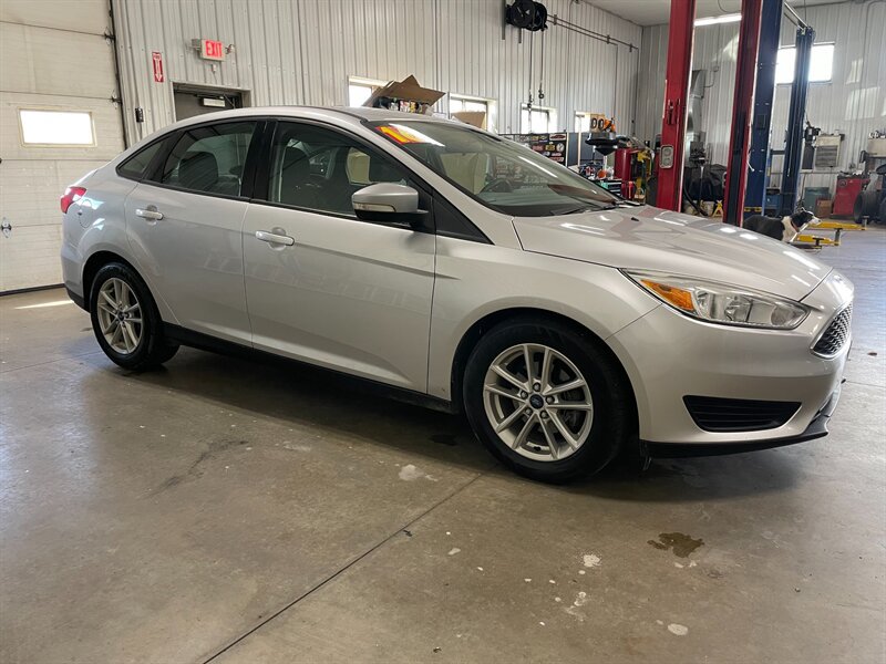 Used 2016 Ford Focus SE w/ SE Cold Weather Package FWD image 5