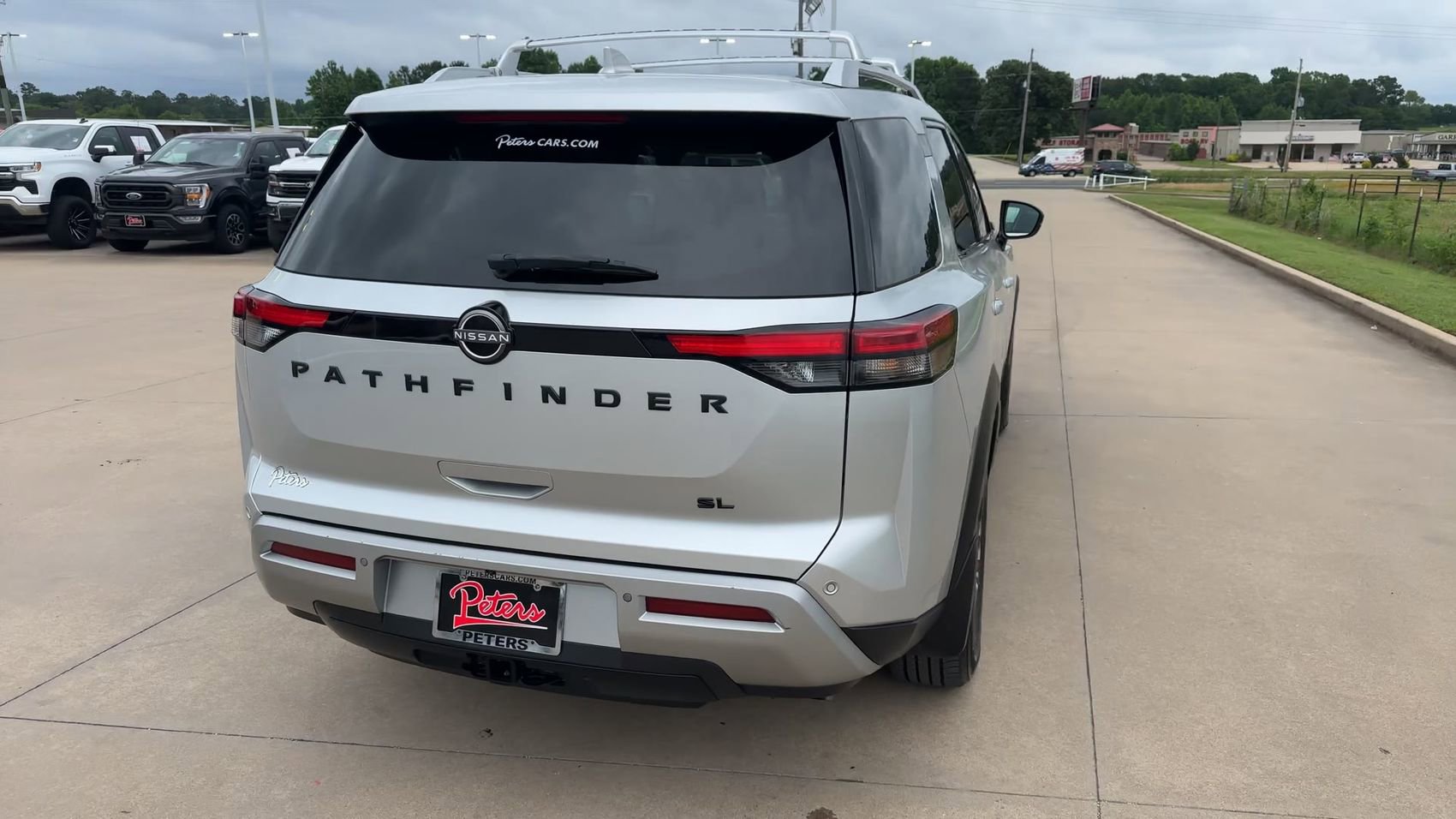 Used 2022 Nissan Pathfinder SL w/ SL Black Package FWD image 8