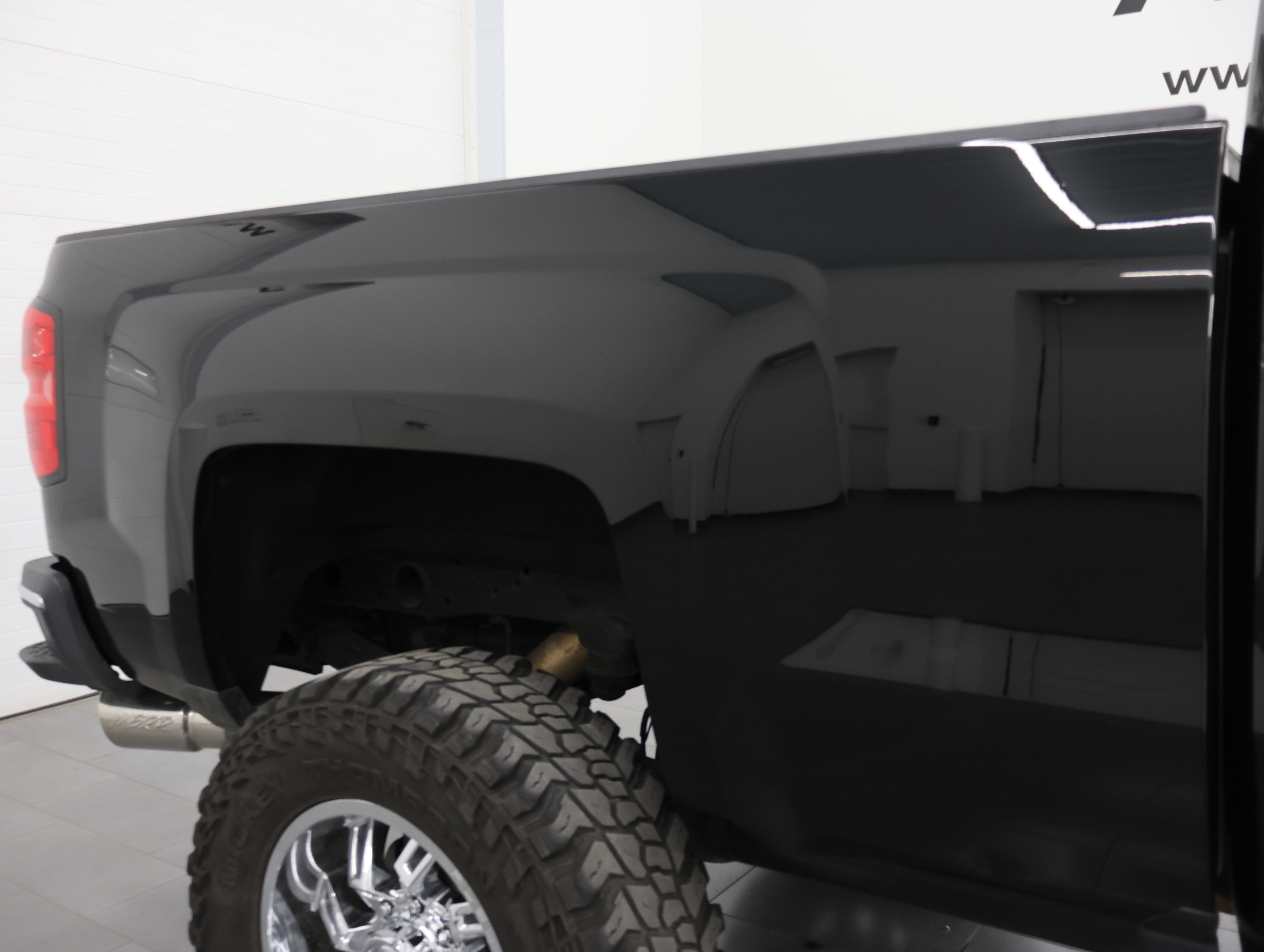 Used 2018 Chevrolet Silverado 2500 LTZ w/ Duramax Plus Package AWD/4WD image 25