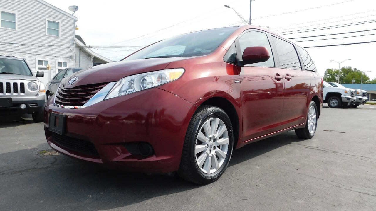 Used 2017 Toyota Sienna LE