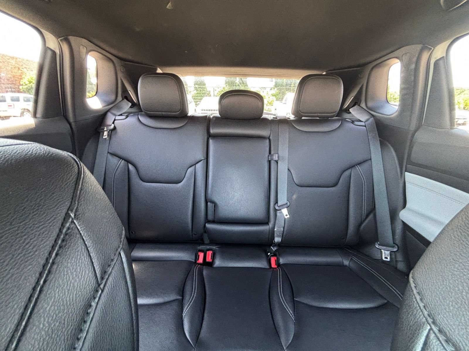 Used 2025 Jeep Compass Limited AWD/4WD image 36