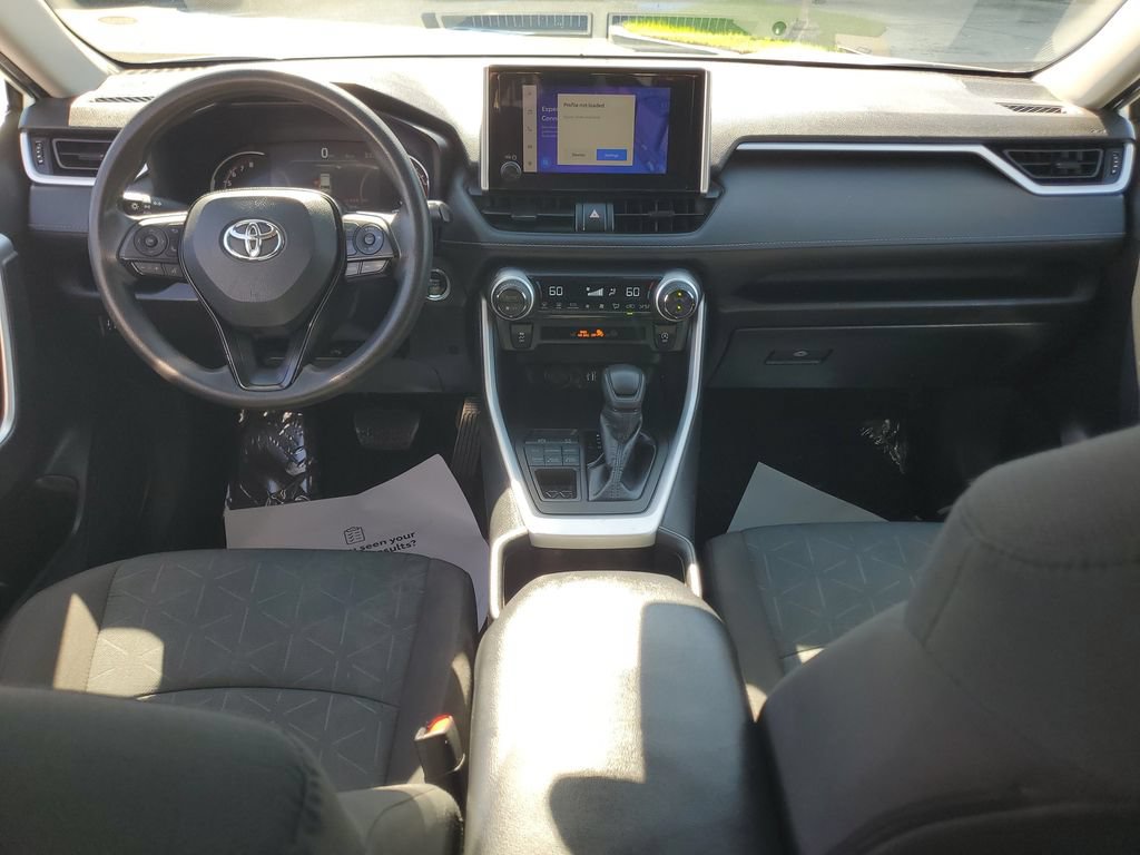 Used 2023 Toyota RAV4 XLE AWD/4WD image 13