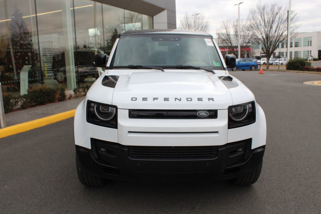 New 2026 Land Rover Defender 130 X-Dynamic SE image 7