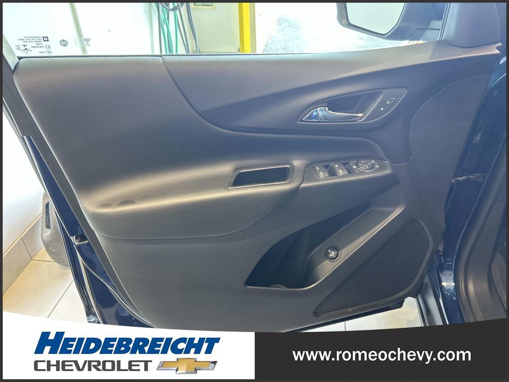 Used 2023 Chevrolet Equinox LT FWD image 10