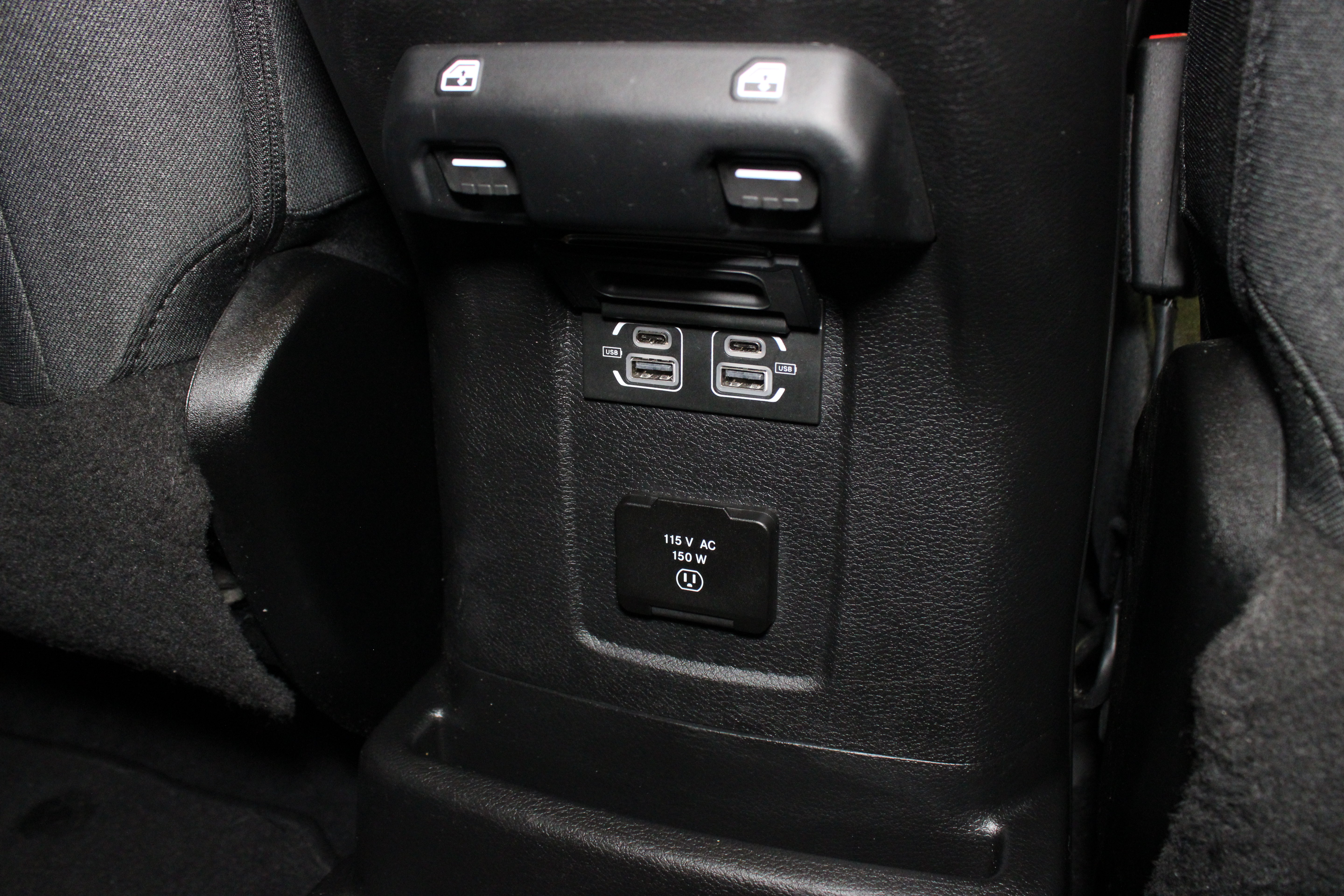 Used 2025 Jeep Wrangler Unlimited Sahara w/ Safety Group AWD/4WD image 16