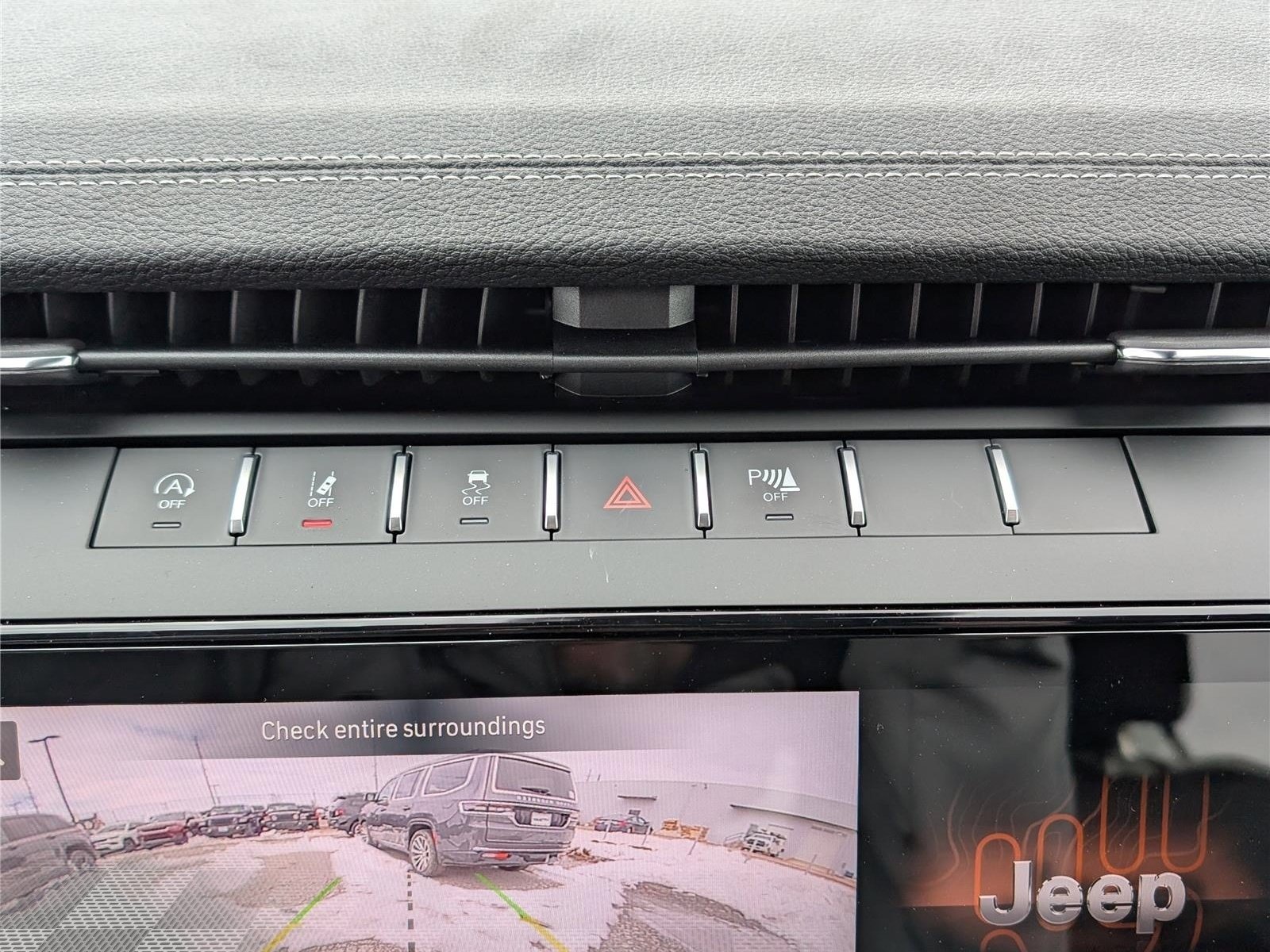 New 2026 Jeep Grand Cherokee Altitude AWD/4WD image 25