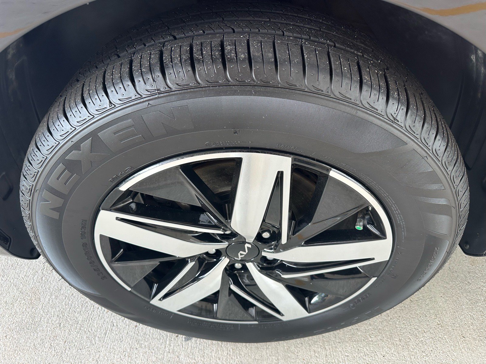 Used 2022 Kia Sorento S w/ Panoramic Sunroof Package FWD image 5