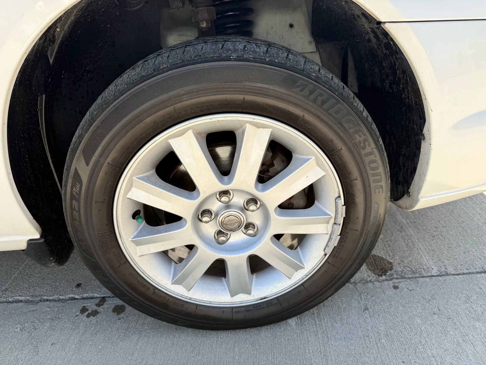 Used 2004 Chrysler Sebring GTC image 6