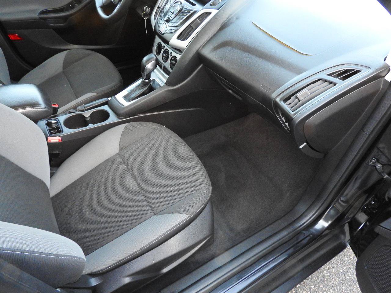 Used 2014 Ford Focus SE FWD image 7