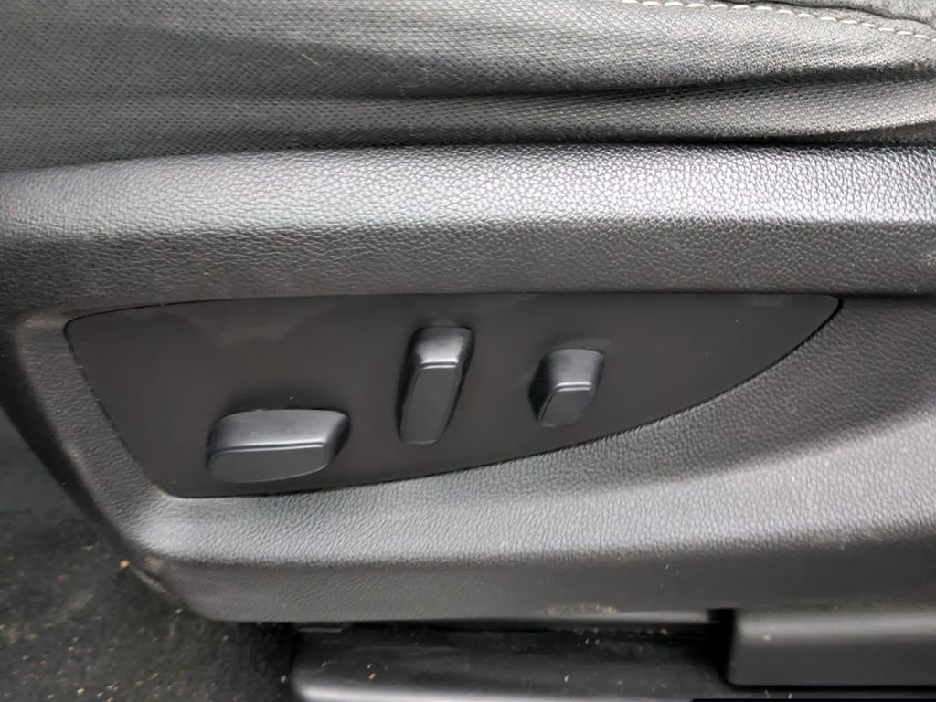 Used 2019 Chevrolet Silverado 1500 LT w/ All Star Edition image 20