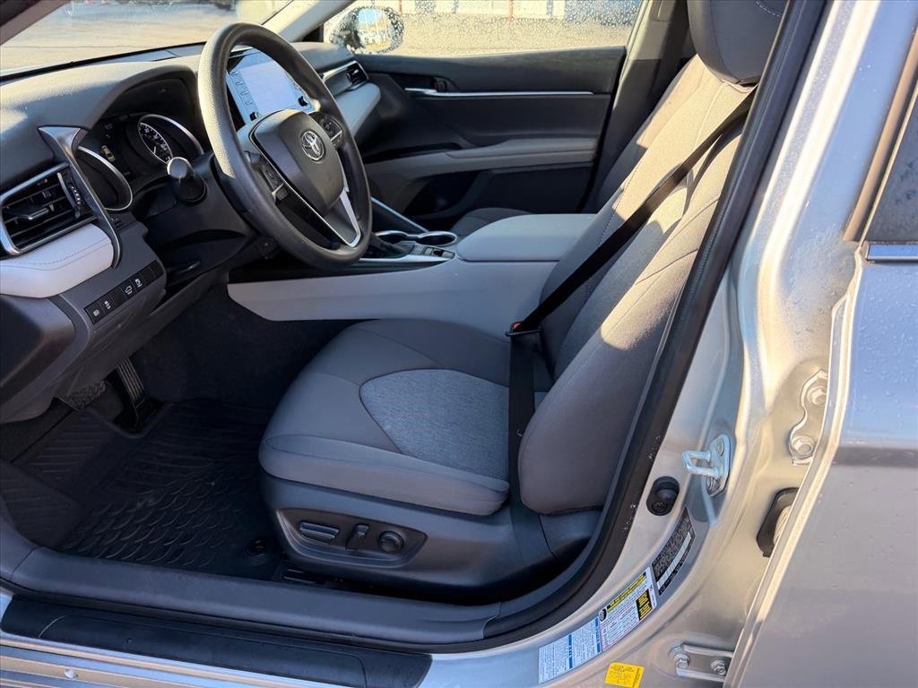 Used 2022 Toyota Camry LE image 12