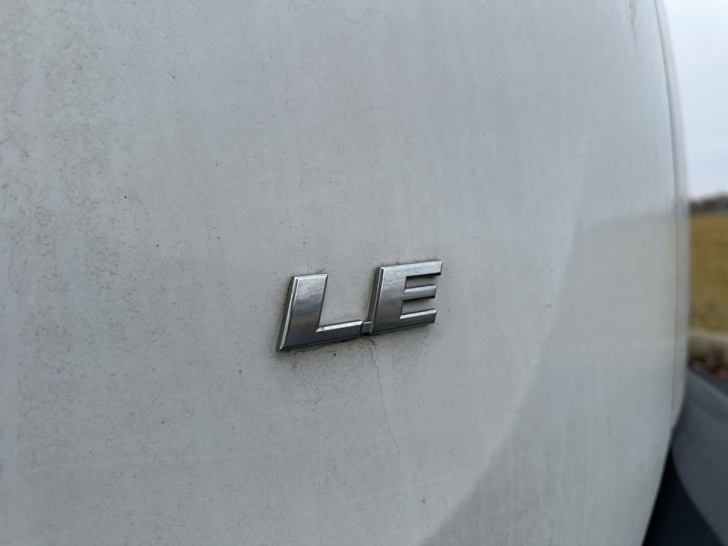 Used 2015 Toyota RAV4 LE image 4