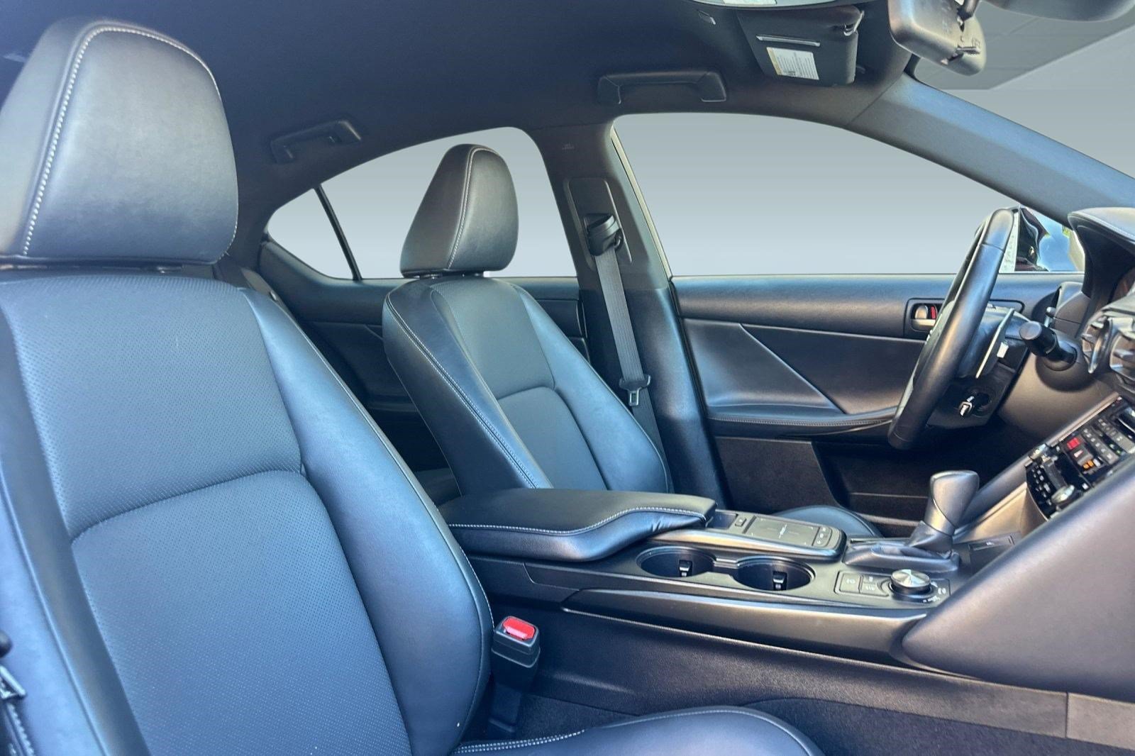 Certified 2024 Lexus IS 300 F Sport RWD image 27