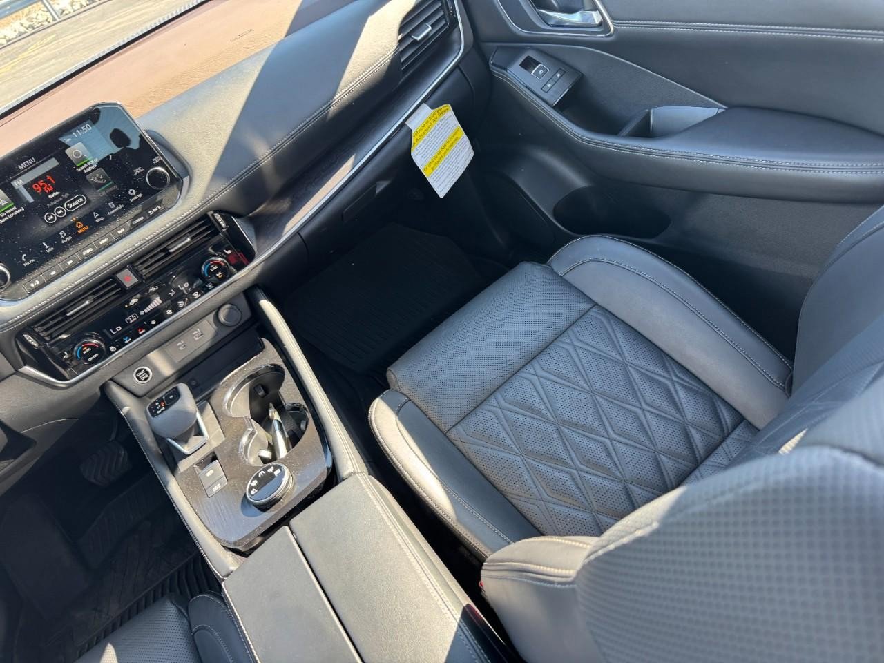Used 2023 Nissan Rogue Platinum w/ Platinum Premium Package image 16