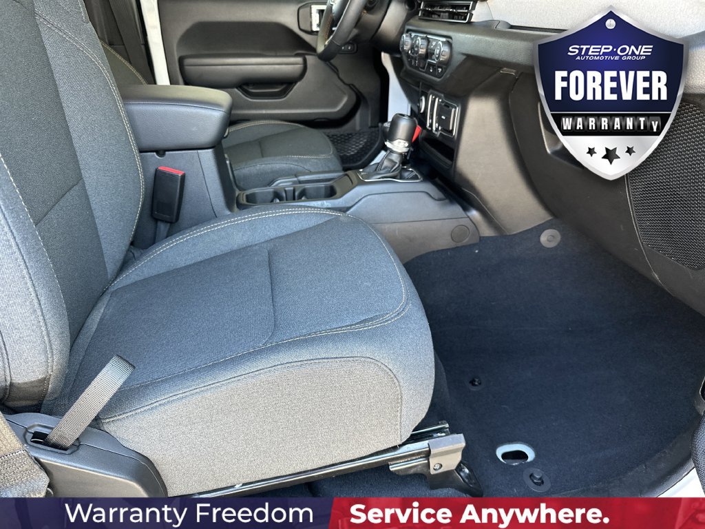 Used 2025 Jeep Wrangler Sport AWD/4WD image 31