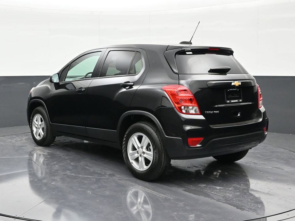 Used 2022 Chevrolet Trax LS w/ Tint and Cruise Package image 3