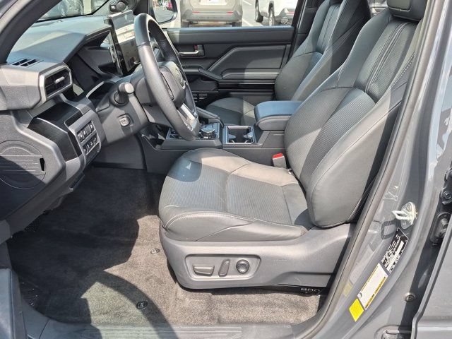 Certified 2025 Toyota 4Runner Limited AWD/4WD image 9