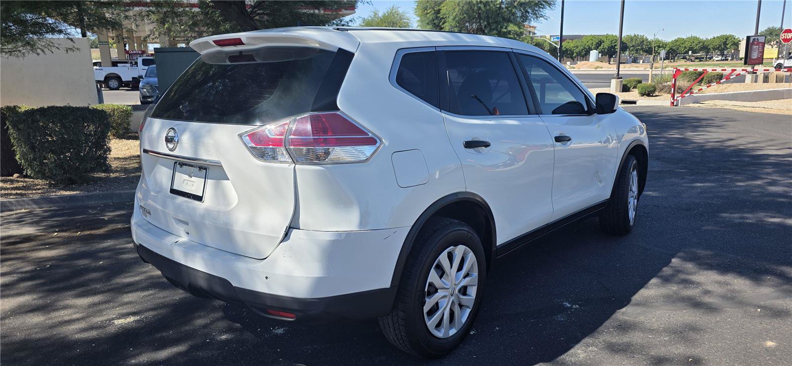 Used 2016 Nissan Rogue S FWD image 5