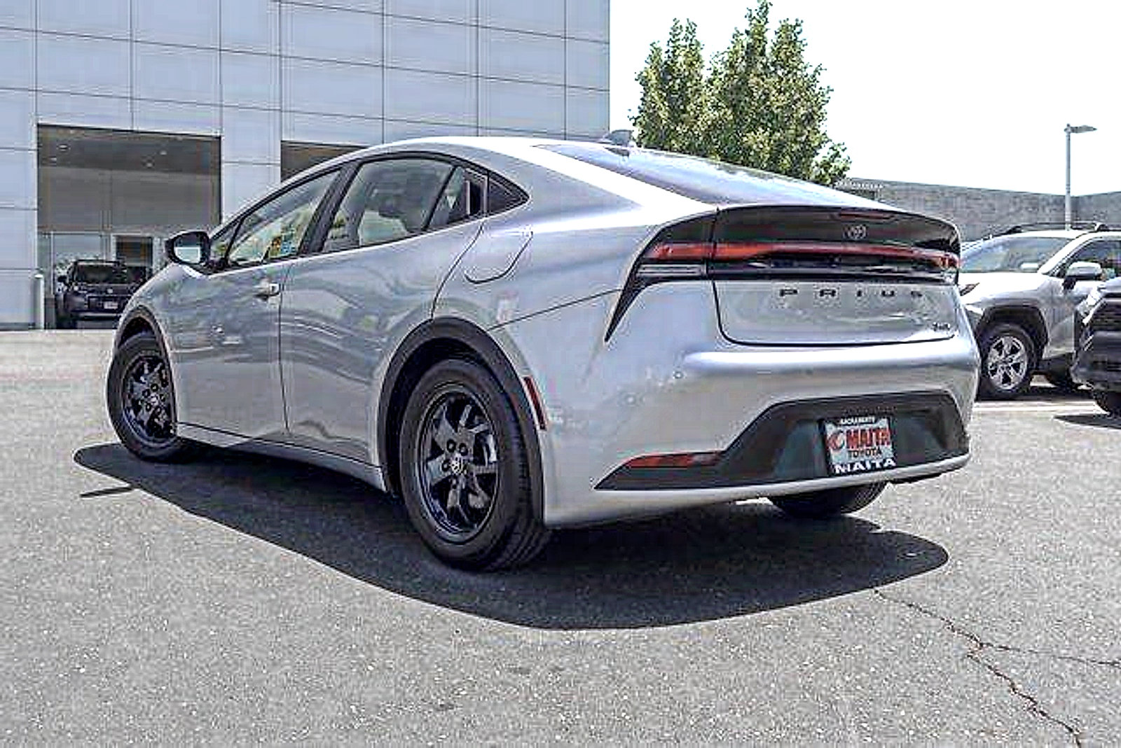 Used 2024 Toyota Prius LE FWD image 8
