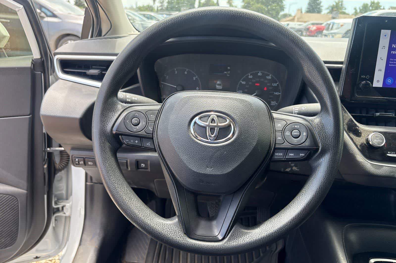 Used 2023 Toyota Corolla LE w/ LE Convenience Package FWD image 23