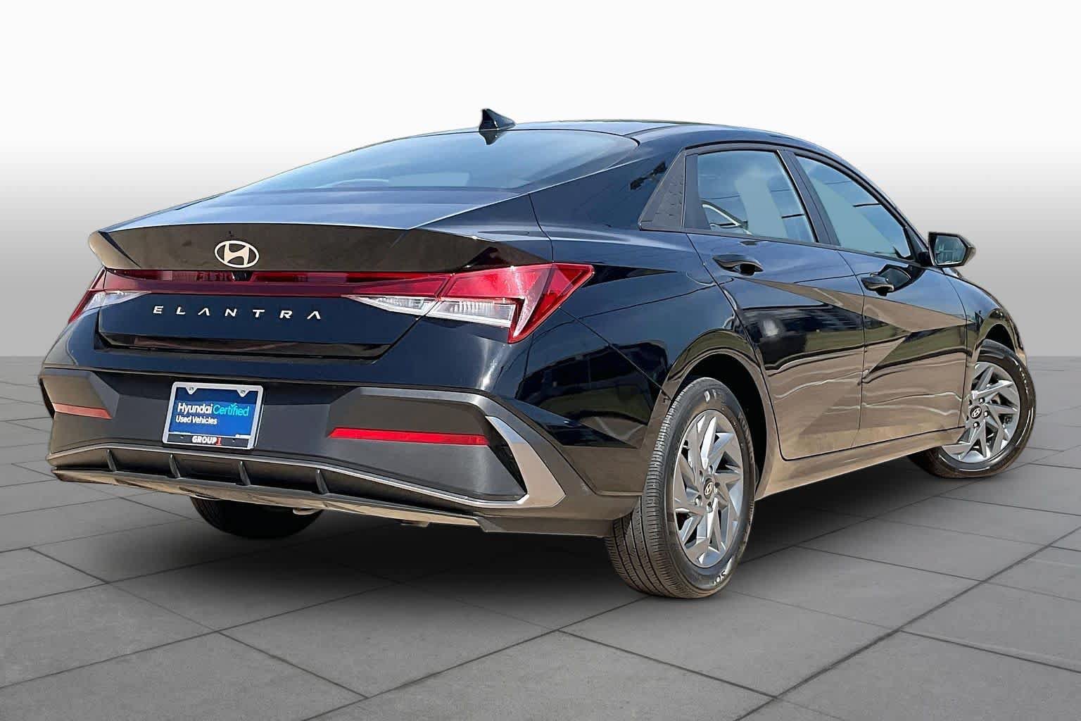 Certified 2024 Hyundai Elantra SEL FWD image 12