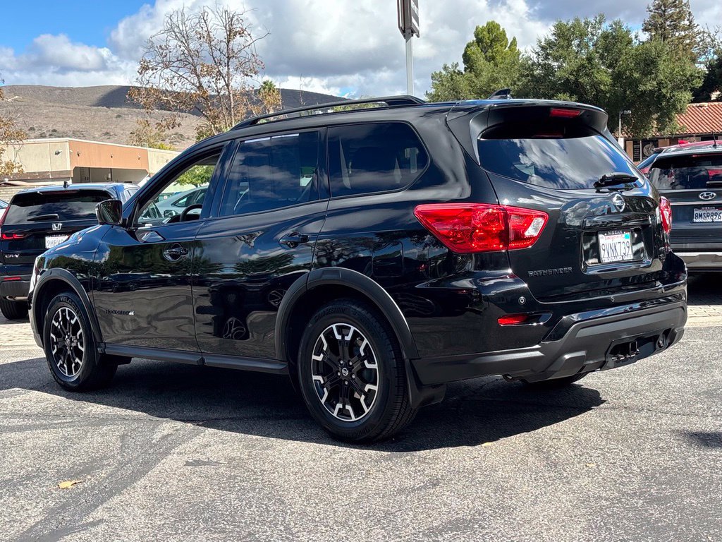 Used 2019 Nissan Pathfinder SL AWD/4WD image 8