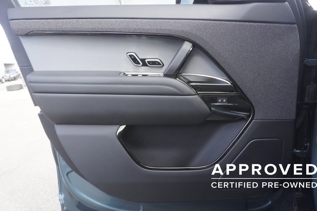 Used 2023 Land Rover Range Rover Sport SE Dynamic image 17