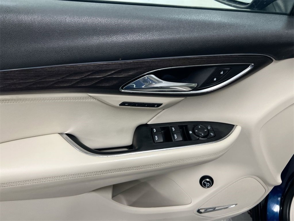 Used 2022 Buick Envision Avenir w/ Safety Package image 21