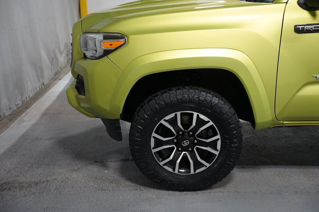 Certified 2023 Toyota Tacoma TRD Sport w/ Technology Package AWD/4WD image 5