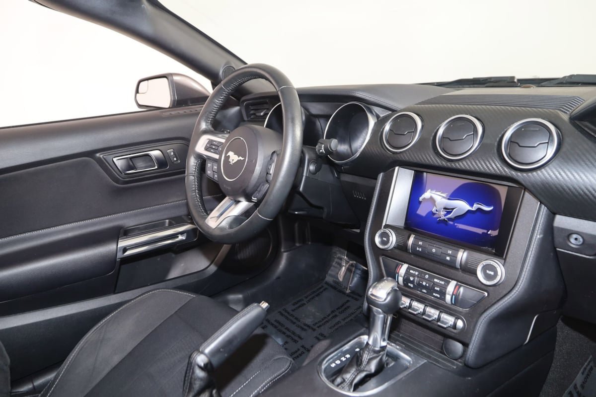 Used 2020 Ford Mustang Convertible RWD image 42