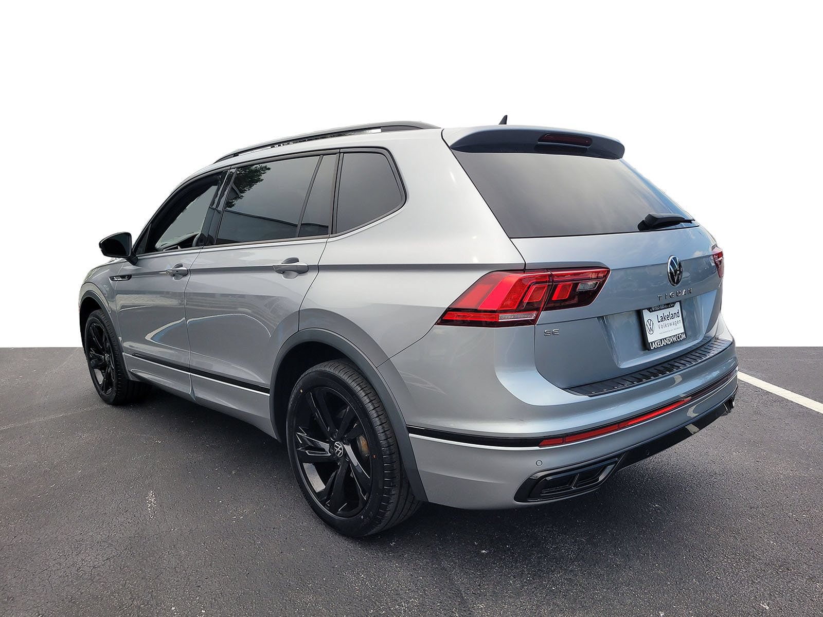 Used 2023 Volkswagen Tiguan SE R-Line FWD image 4