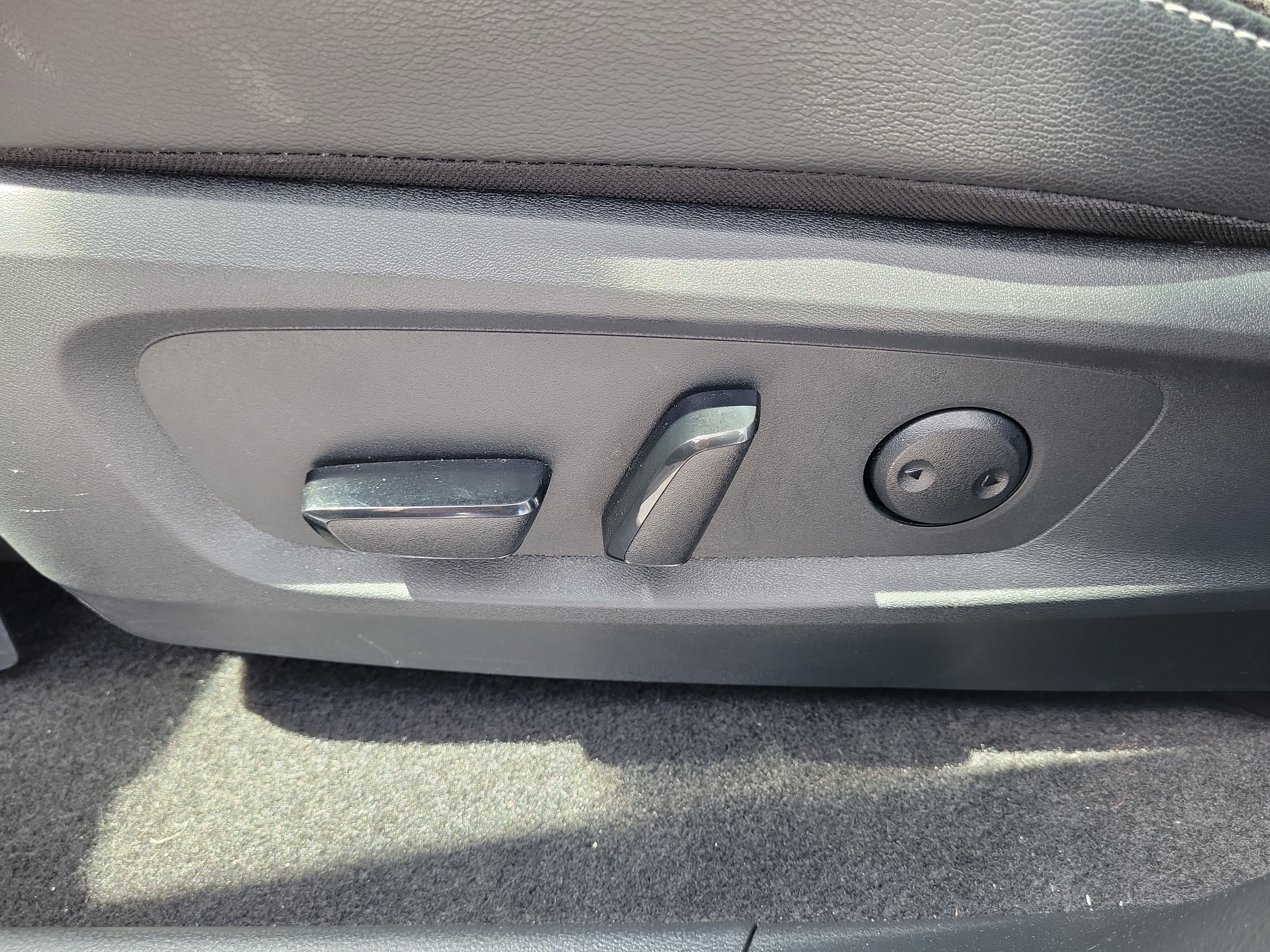 Certified 2025 Nissan Pathfinder SL AWD/4WD image 15