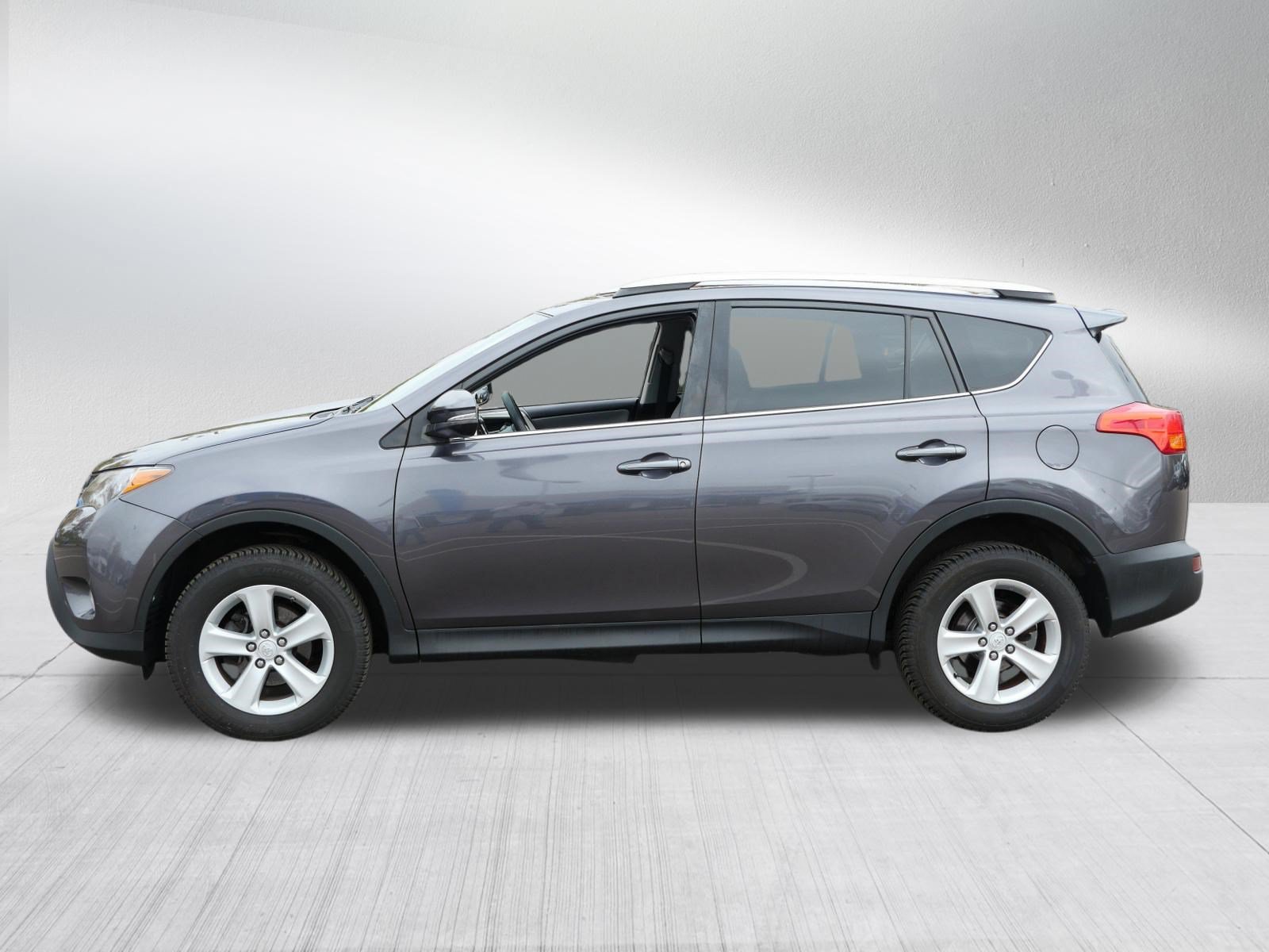 Used 2014 Toyota RAV4 XLE FWD image 4