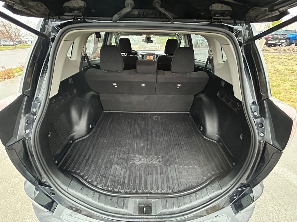 Used 2018 Toyota RAV4 XLE w/ Plus Extra Value Package FWD image 27