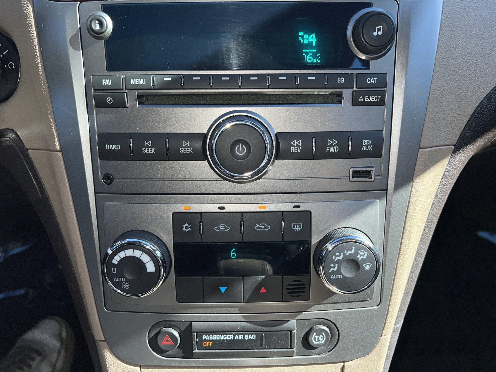 Used 2009 Chevrolet Malibu LTZ w/ Rear Power Package FWD image 20